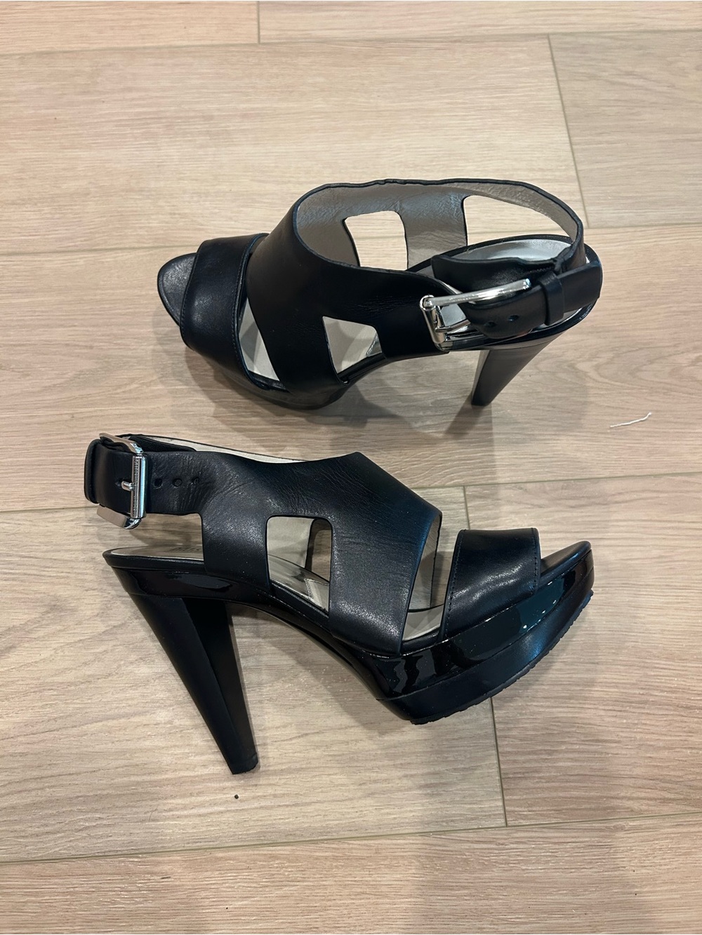 Michael Kors Black Cutout Platform Heeled Sandals w/ Buckle • Size 7.5 👡🖤